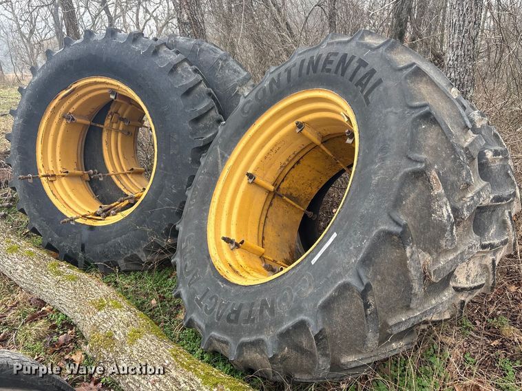 (4) tractor tires and wheels - EV2786