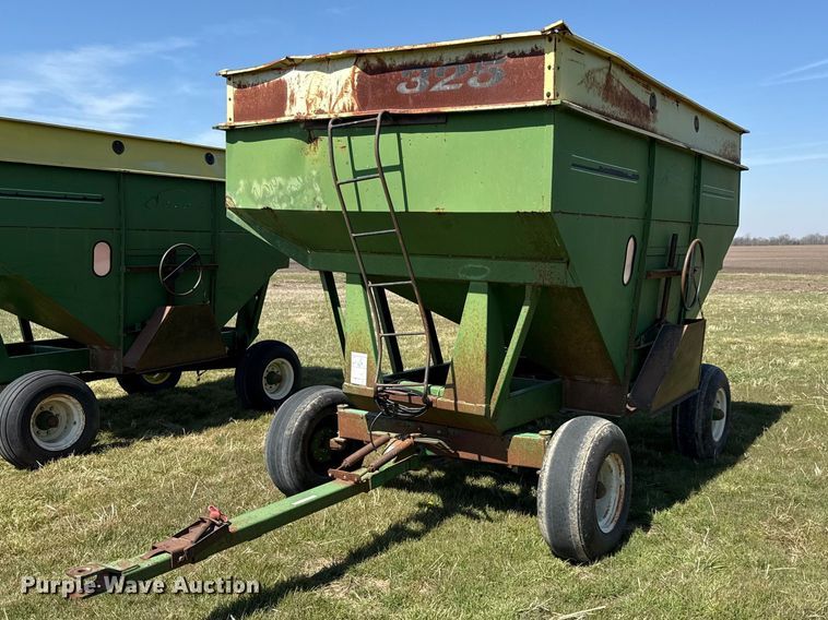 Demco 325  gravity wagon - EV7648