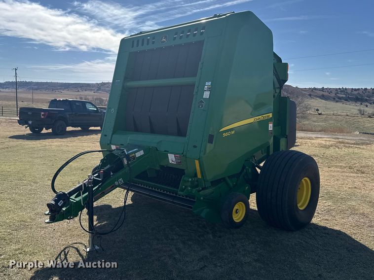 2022 John Deere 560M round baler - FB7081