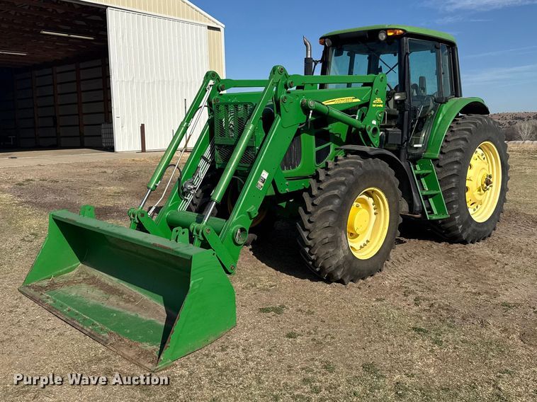 2008 John Deere 7330 MFWD tractor - FB7083