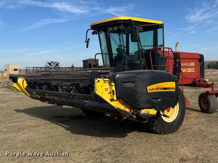 2003 New Holland HW320 swather / windrower - FB7087