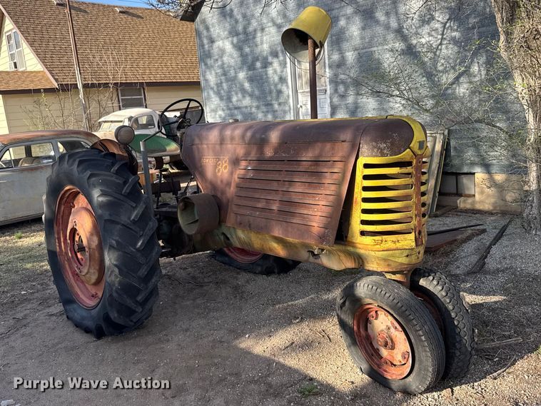 Oliver Row crop 88 tractor - FB7091