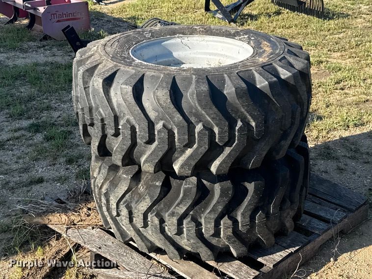 (2) Carlisle Trac Chief 15-19.5 tires and wheels - FH6608