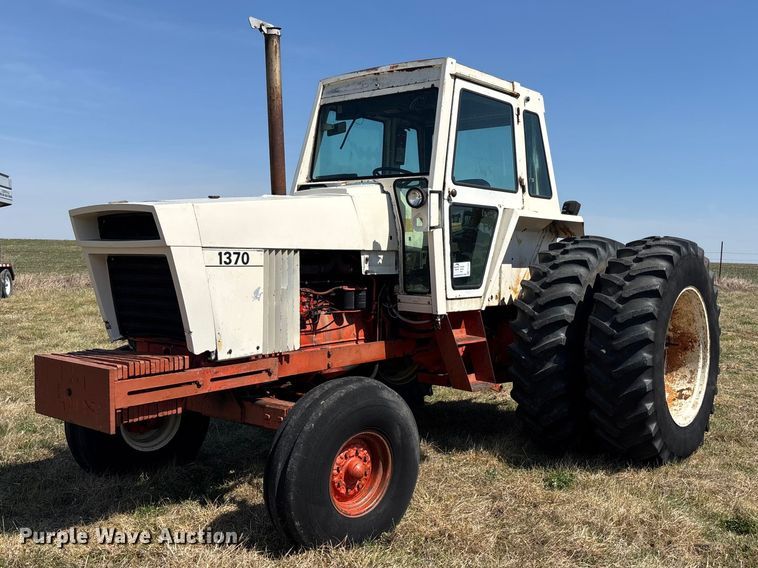 1977 Case 1370 tractor - FH7003