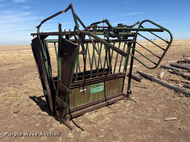 Powder River livestock chute - NK9048
