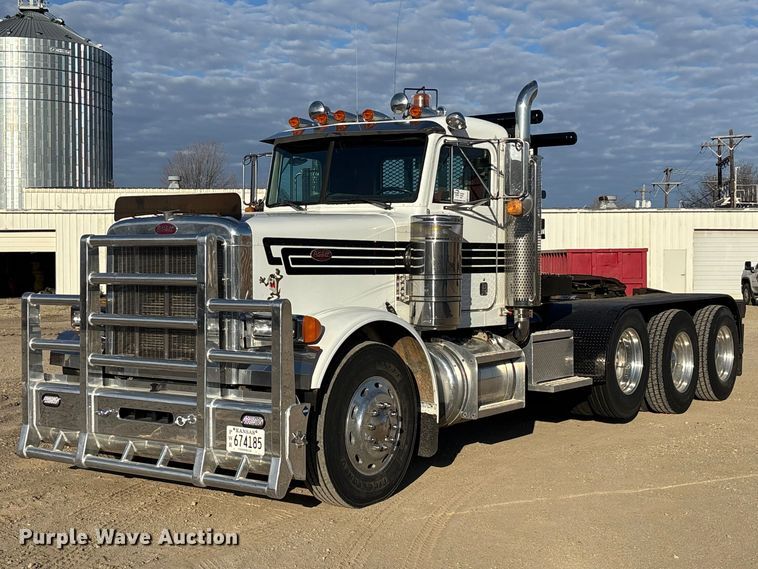 1992 Peterbilt 379 semi truck - EA4679