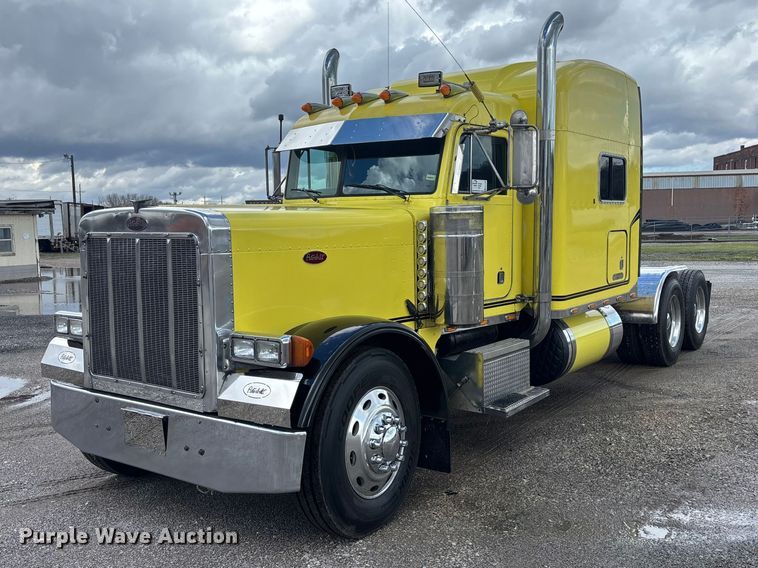 2003 Peterbilt 379 semi truck - EA4708