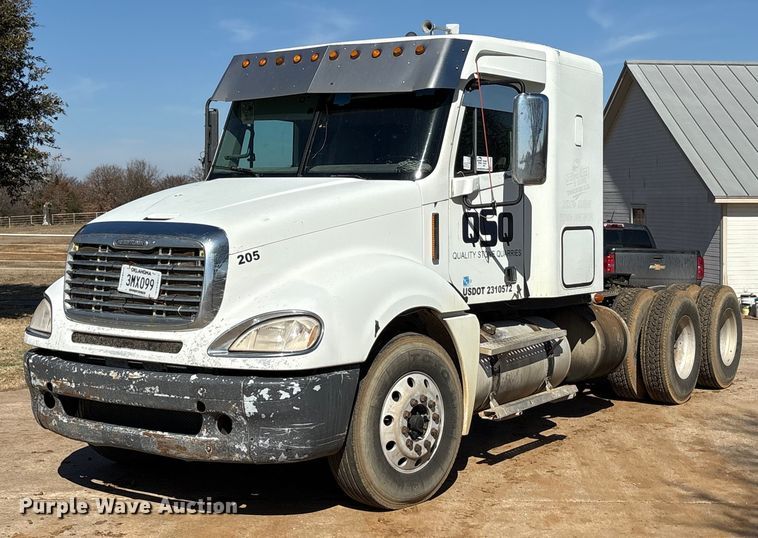2008 Freightliner CL120 semi truck - EA7946