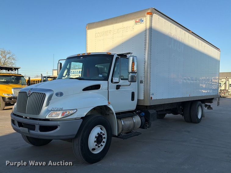 2017 International DuraStar 4300 box truck - ED5145