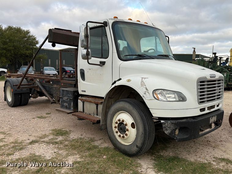 2009 Freightliner Business Class M2 roll-off container truck - ED5190
