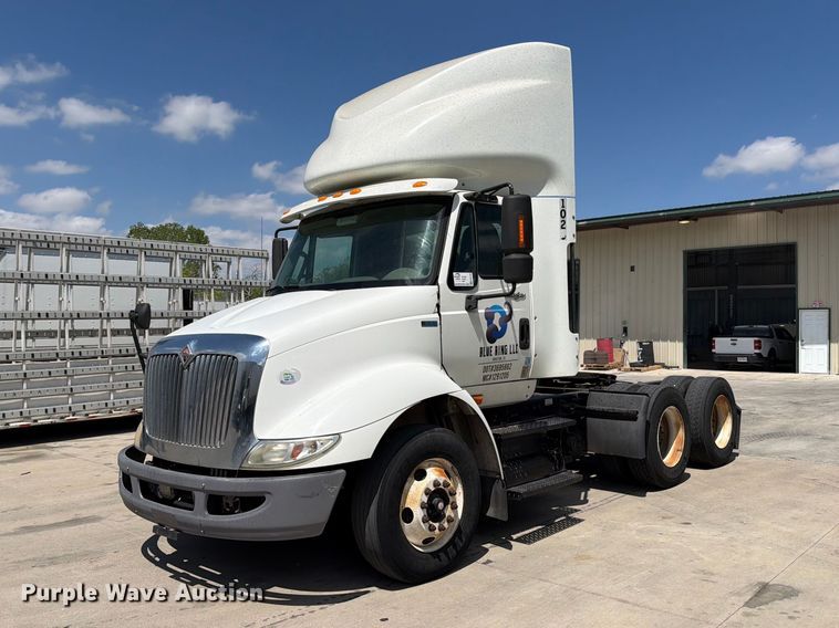 2012 International 8600 semi truck - ED5195