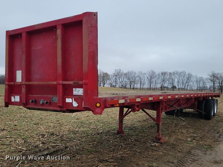 1982 Fruehauf flatbed trailer - EE0919