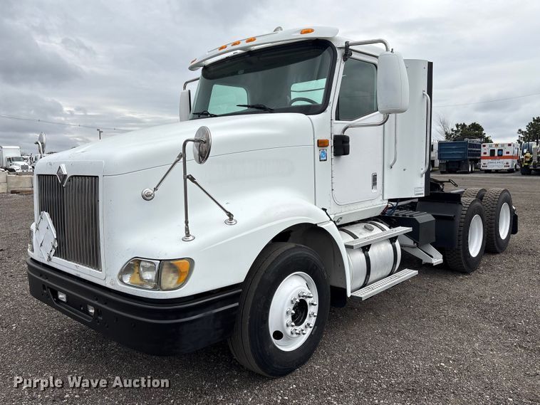 2006 International 9400 semi truck - EG8921