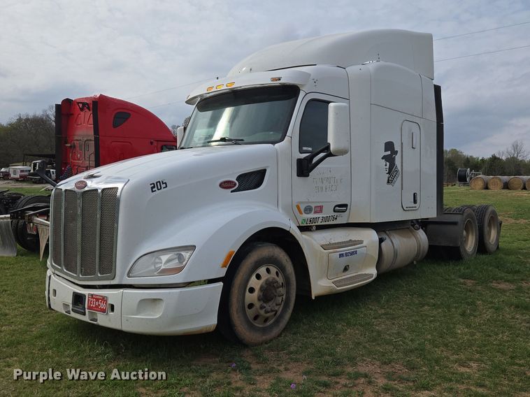 2015 Peterbilt 579 semi truck - ET5225