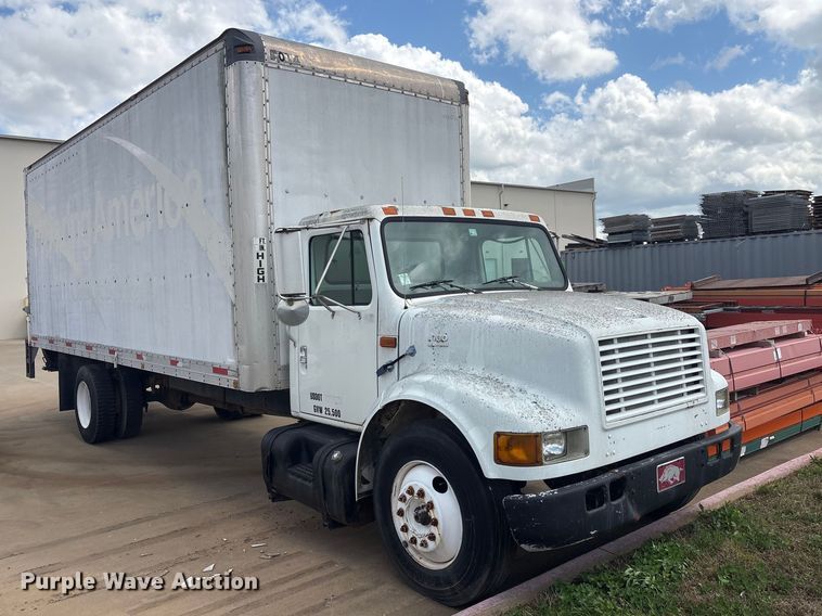 1998 International 4700 box truck - EV2897