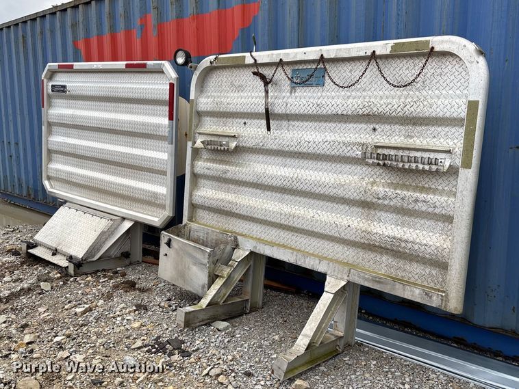 (2) headache racks - FB3313