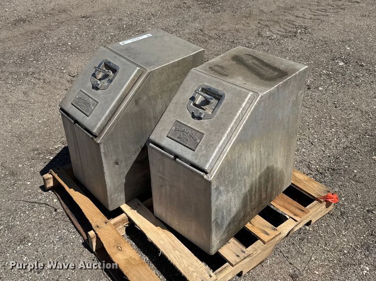 (2) Merritt saddle boxes - FB7179