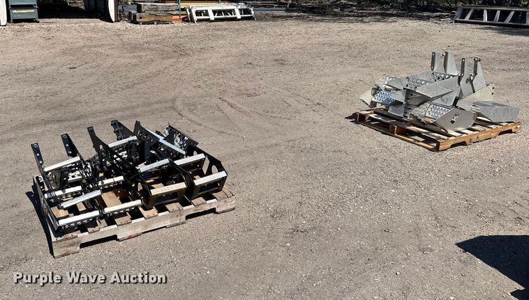 Truck steps - FB7180