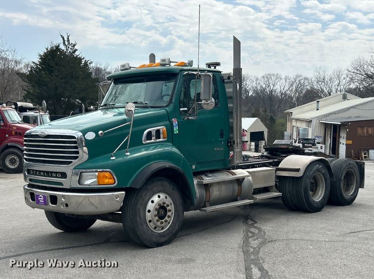 2008 Sterling L9500 semi truck - FC5287
