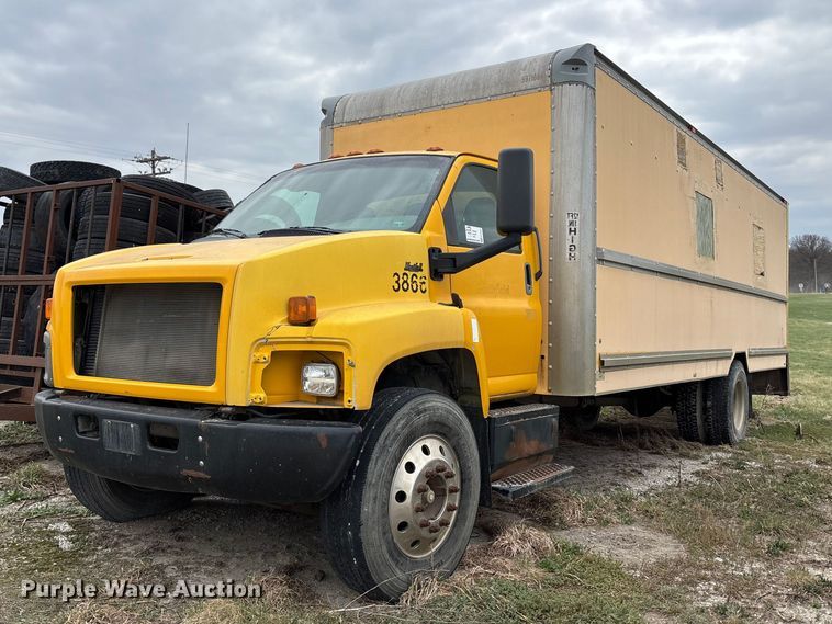 2006 GMC C7500 box truck - FH7027