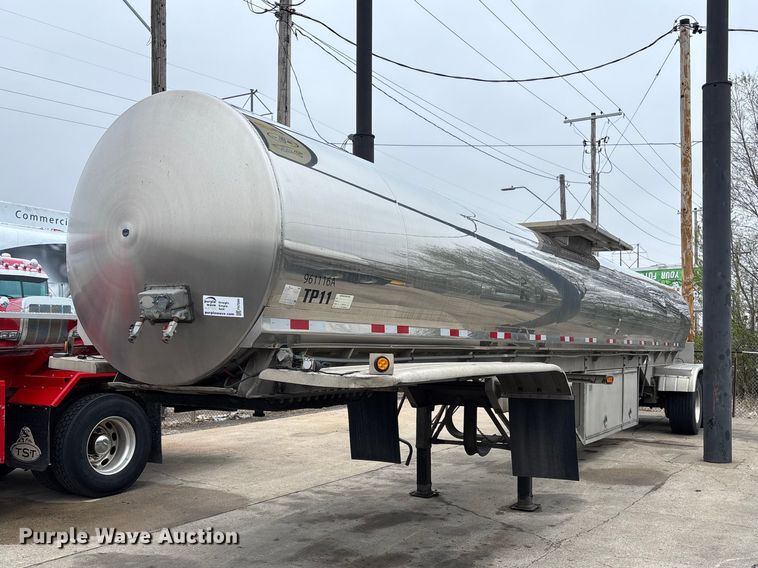 1996 Walker Stainless tank trailer - FH7044