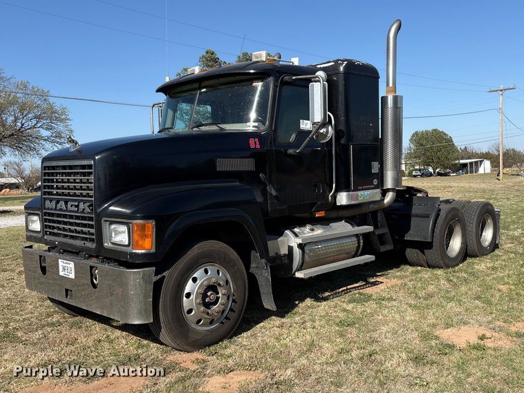 2007 Mack CHN semi truck - FK2603