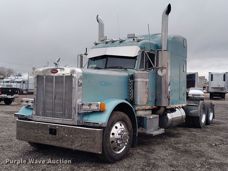 2000 Peterbilt 379 semi truck - IH9463