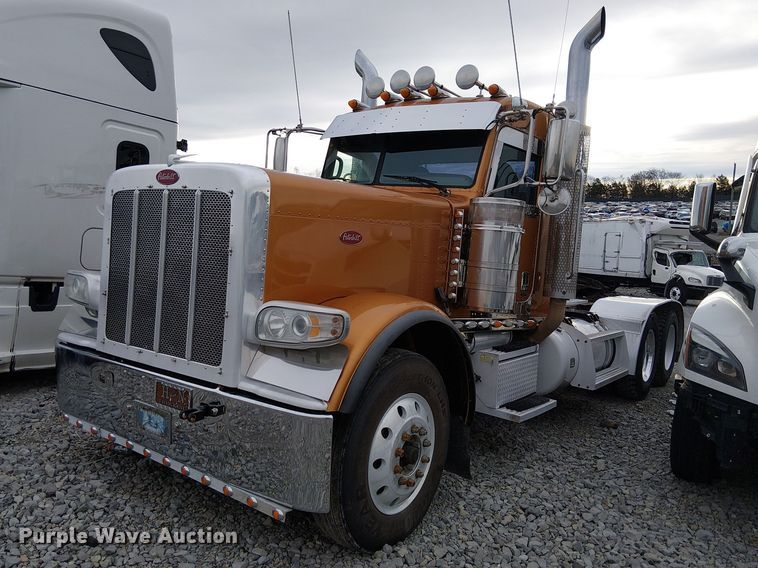 2018 Peterbilt 389 semi truck - YA2144