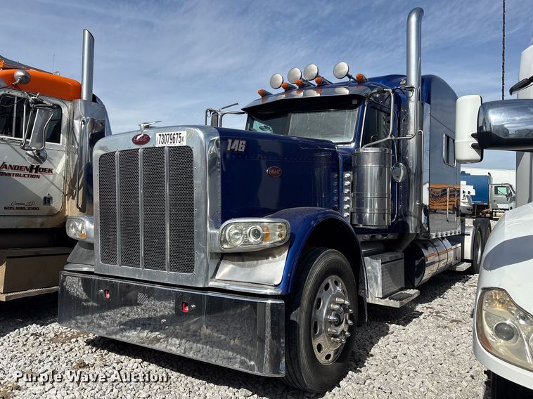 2022 Peterbilt 389 semi truck - YA2623