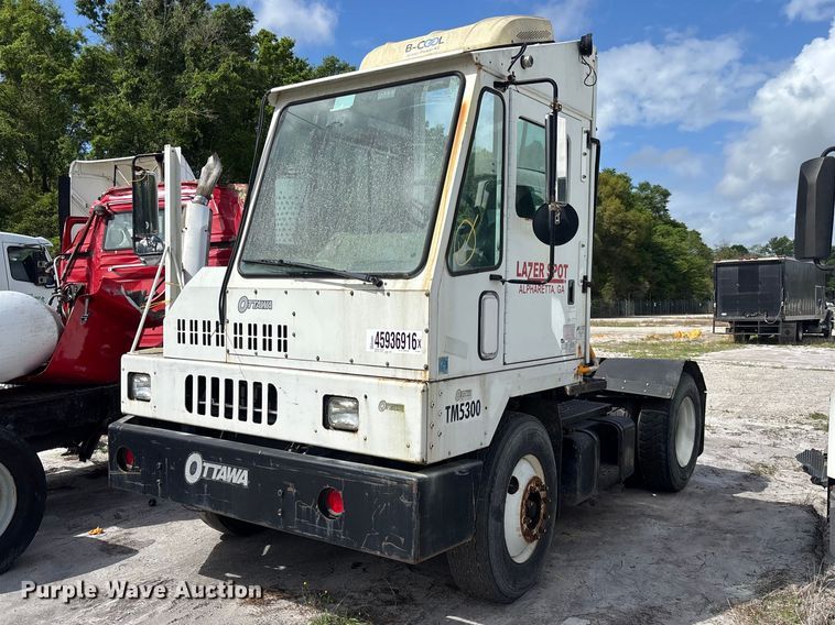 2003 Ottawa 30 yard truck - YA2798