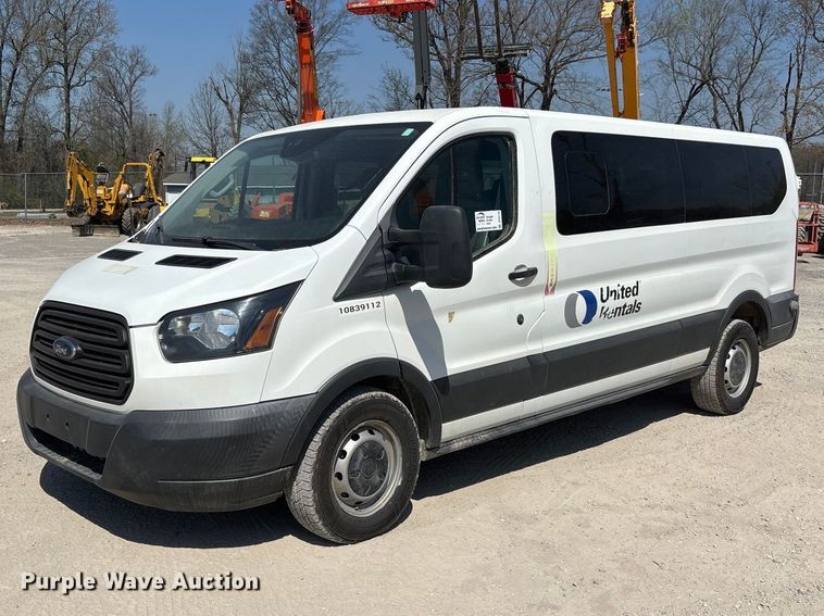 2018 Ford Transit 350 van - DT0119