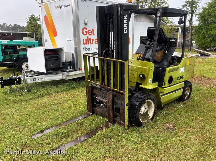 Clark GPX30 forklift - DU0454