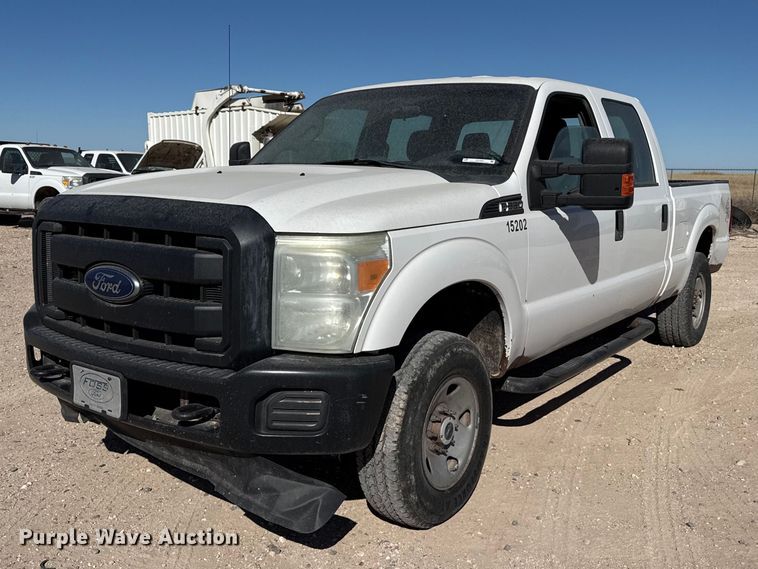 2016 Ford F250 Super Duty Crew Cab pickup truck - DZ5403