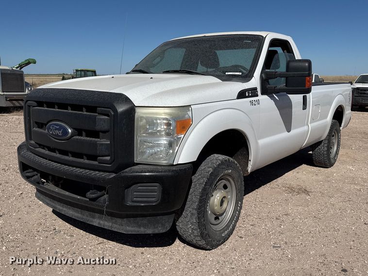2016 Ford F250 Super Duty pickup truck - DZ5407