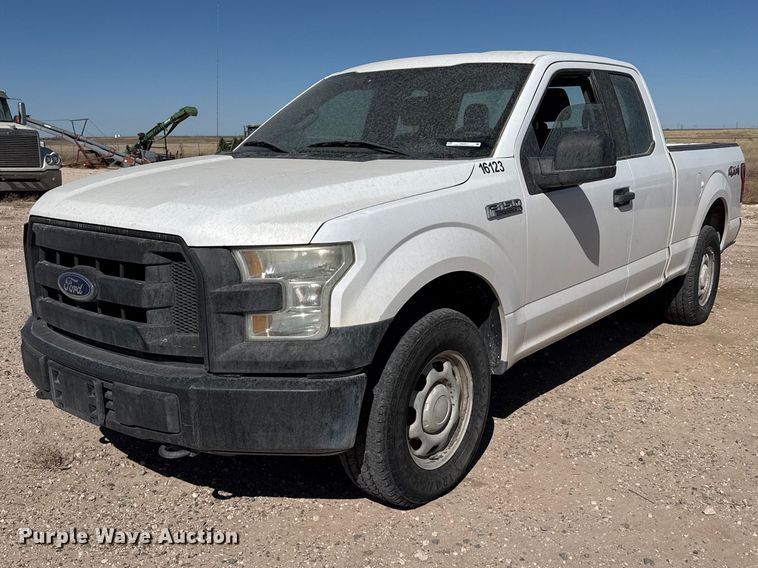 2016 Ford F150 Ext. Cab pickup truck - DZ5411