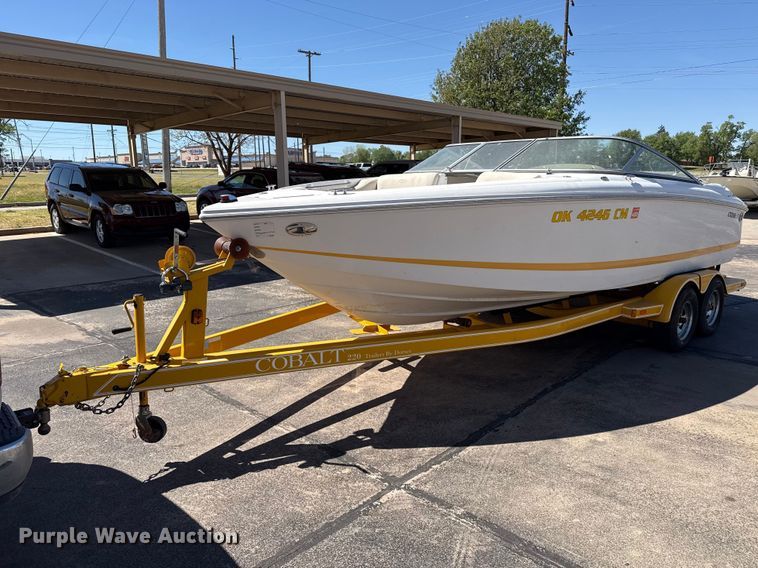 2004 Cobalt 220 boat - DZ5424
