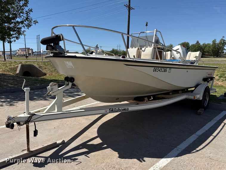 1988 Boston Whaler Outrage 18' boat - DZ5425