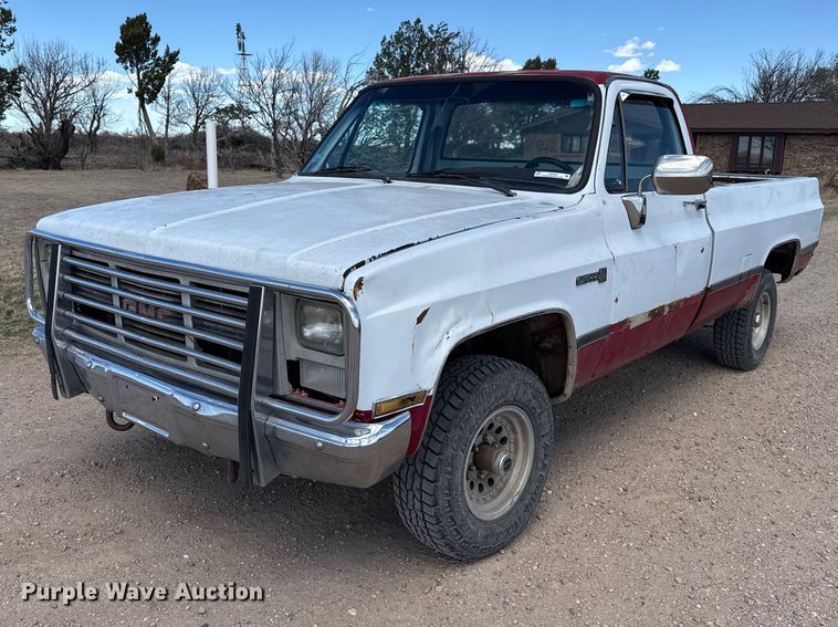 1987 GMC Sierra 1500 pickup truck - DZ5432