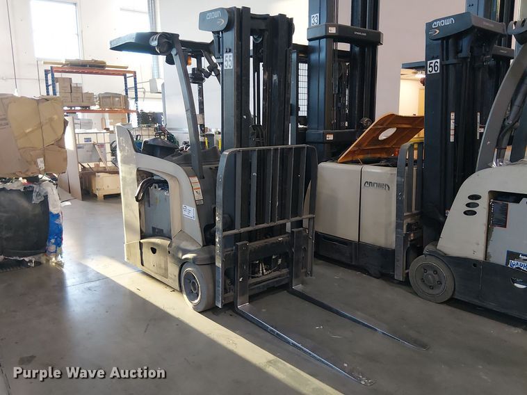 2017 Crown RC5545-40 forklift - EE5256