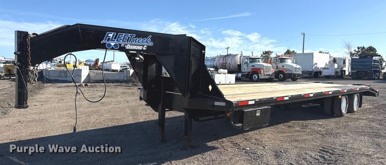 2011 Diamond C Trailer equipment trailer - EG2104