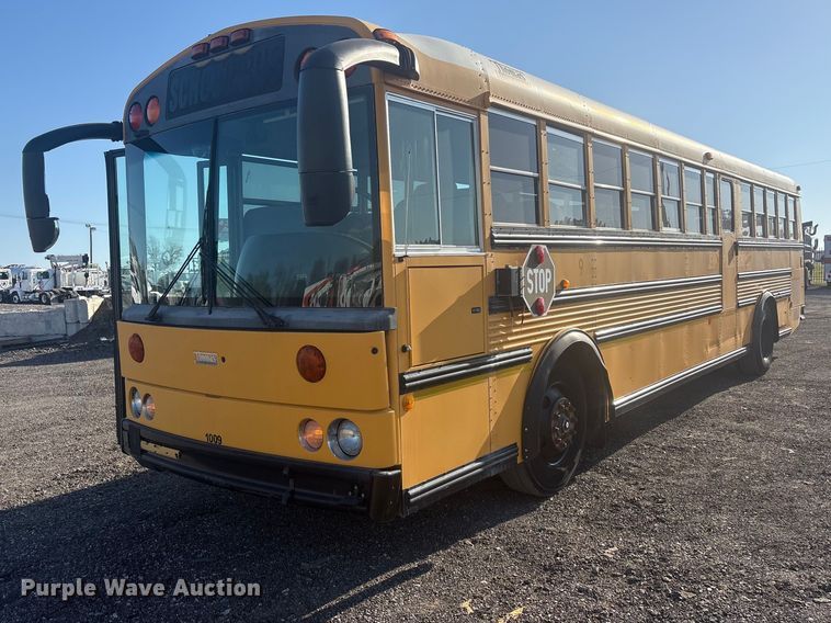 2002 Thomas Built Saf-T-Liner school bus - EG8905