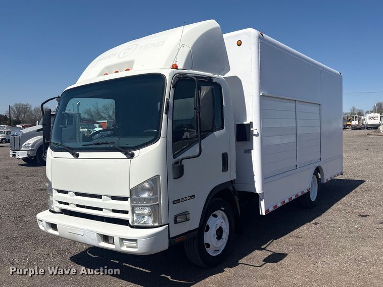 2014 Isuzu NPR-HD delivery truck - EG8913