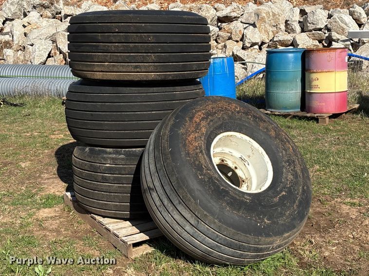 (4) 21.5L-16.1 SL airplane tires and wheels - EO4160