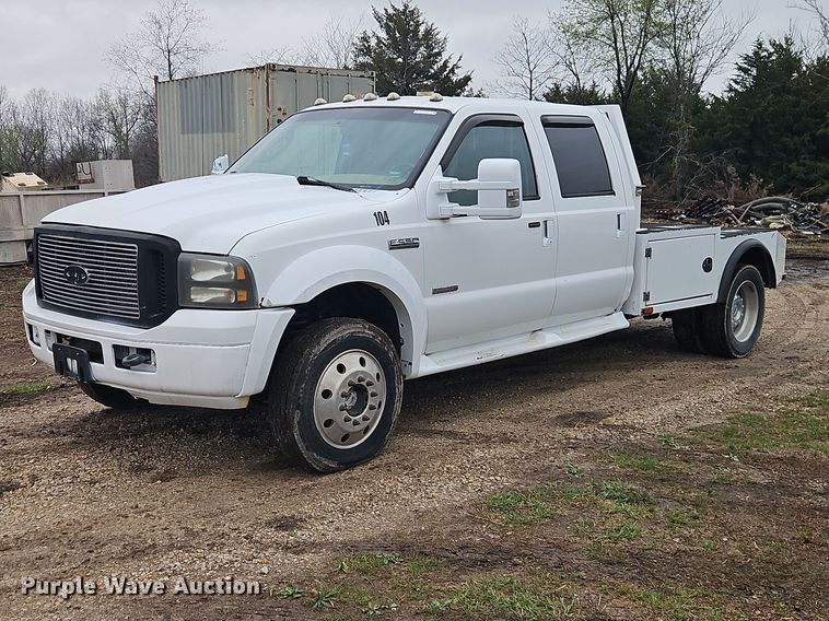 2006 Ford F550 Crew Cab flatbed truck - EO7195