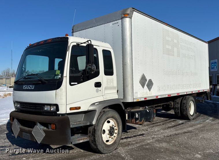 2006 Isuzu T7F box truck - ER0396