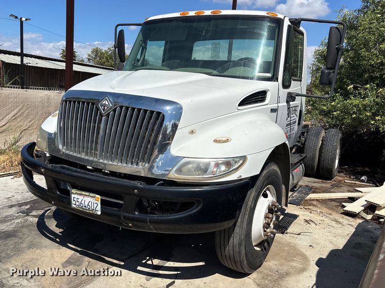 2014 International MA025 truck cab and chassis - ER7528