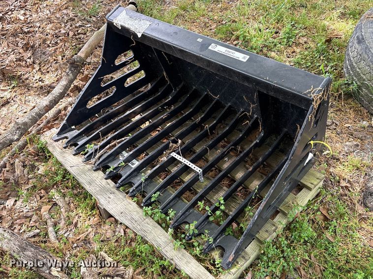 Blue Diamond 108305-25 compact utility loader rock bucket - ES8747