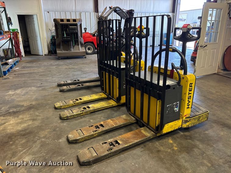 (3) Hyster pallet jacks - ES8864