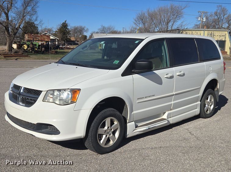 2012 Dodge Grand Caravan handicap accessible van - ET1387