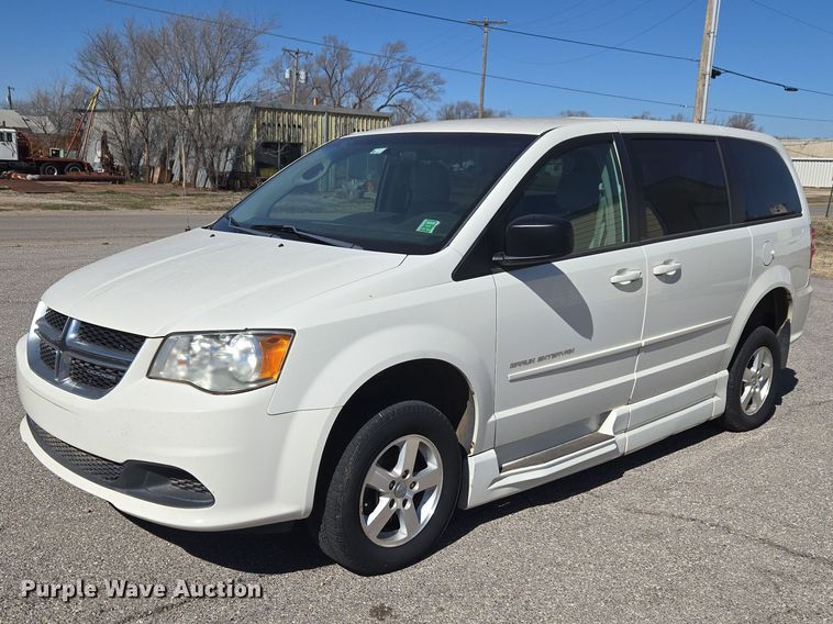 2012 Dodge Grand Caravan handicap accessible van - ET1391